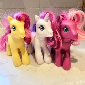 My Little Pony G3 from 2007
- Cheerielee, Sweet Belle, and Royal Bouquet.